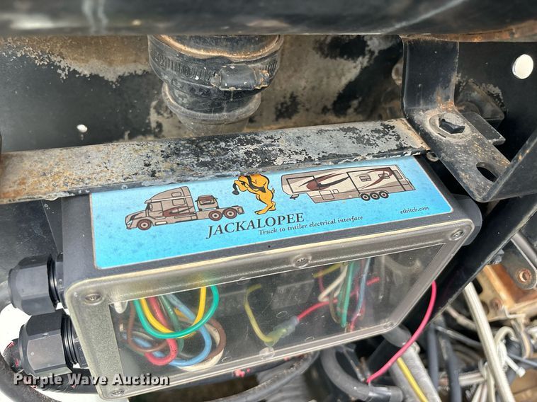 image for item DS2525 1991 White GMC flatbed truck