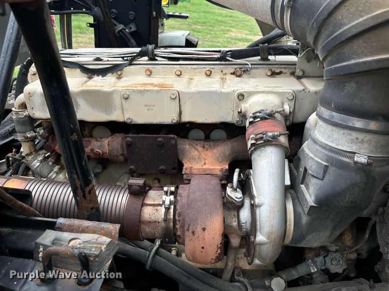 image for item DS2525 1991 White GMC flatbed truck