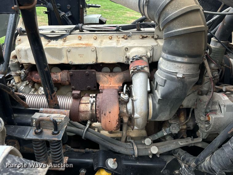 image for item DS2525 1991 White GMC flatbed truck