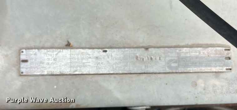 image for item DS2525 1991 White GMC flatbed truck