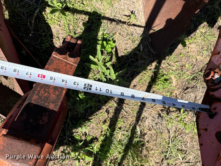 image for item DS2529 Massey Ferguson  880 six bottom plow