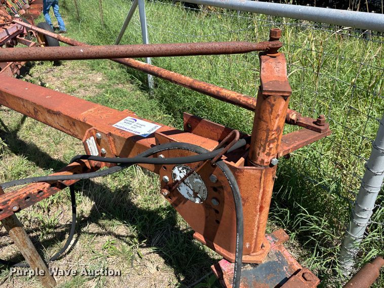 image for item DS2529 Massey Ferguson  880 six bottom plow