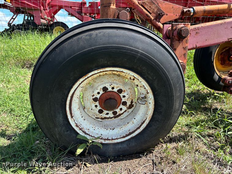 image for item DS2529 Massey Ferguson  880 six bottom plow