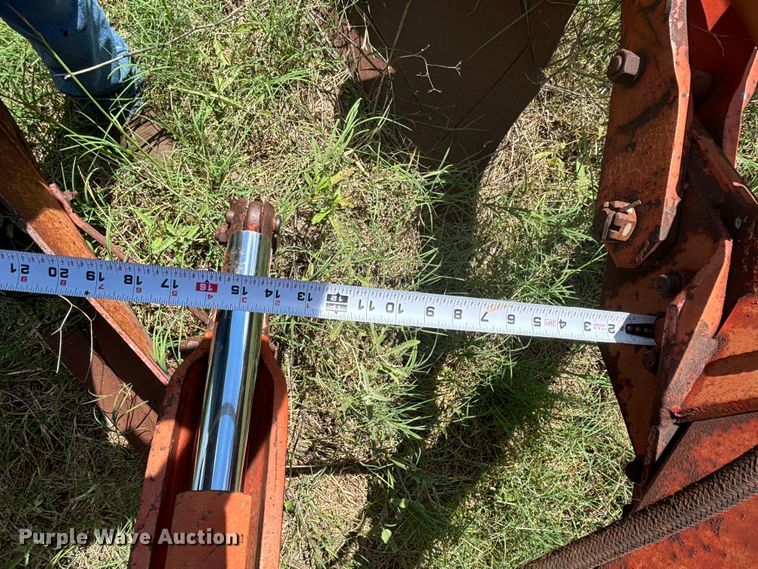 image for item DS2530 Massey Ferguson  880 seven bottom plow