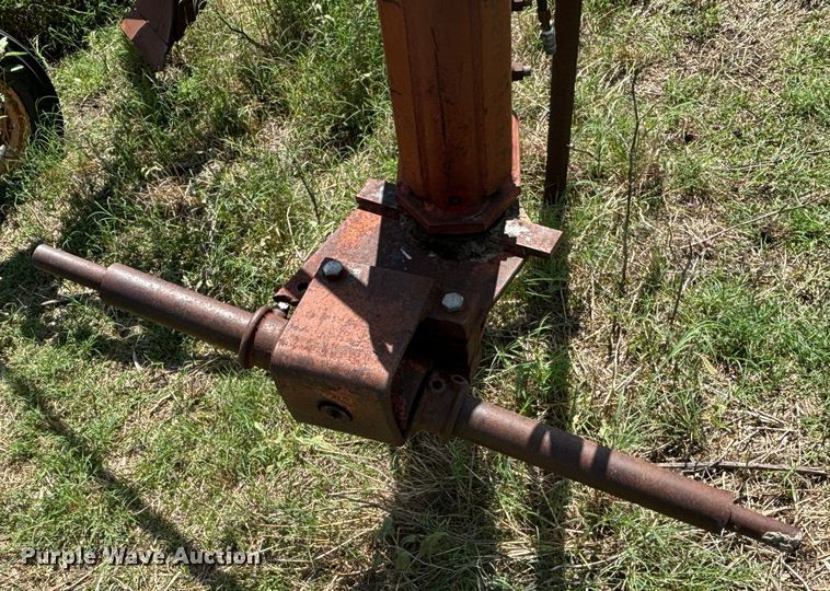 image for item DS2530 Massey Ferguson  880 seven bottom plow