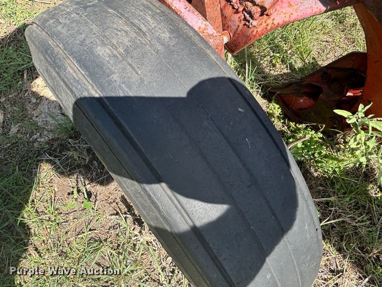 image for item DS2530 Massey Ferguson  880 seven bottom plow