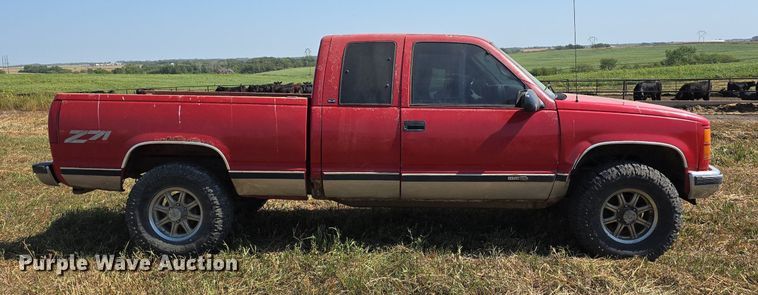 image for item DS4814 1998 GMC Sierra 1500 Ext. Cab pickup truck