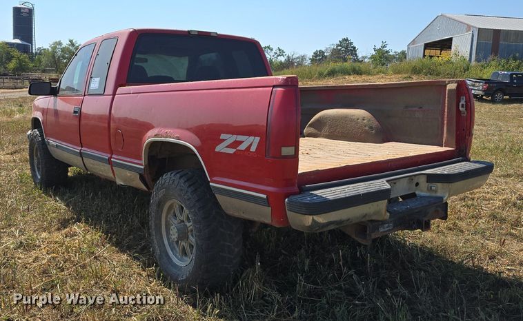 image for item DS4814 1998 GMC Sierra 1500 Ext. Cab pickup truck