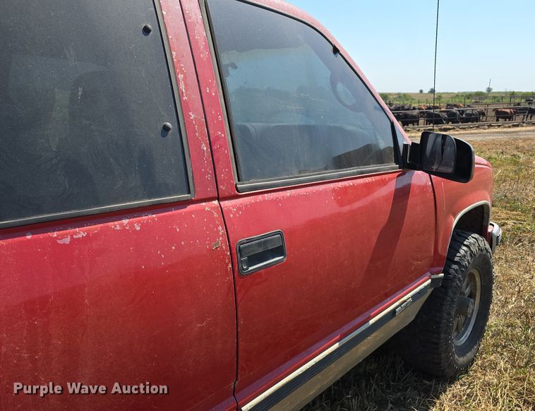 image for item DS4814 1998 GMC Sierra 1500 Ext. Cab pickup truck