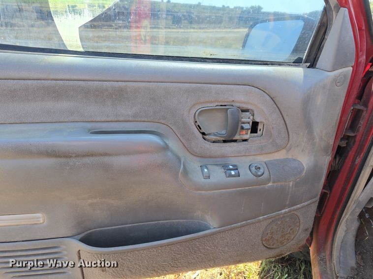 image for item DS4814 1998 GMC Sierra 1500 Ext. Cab pickup truck