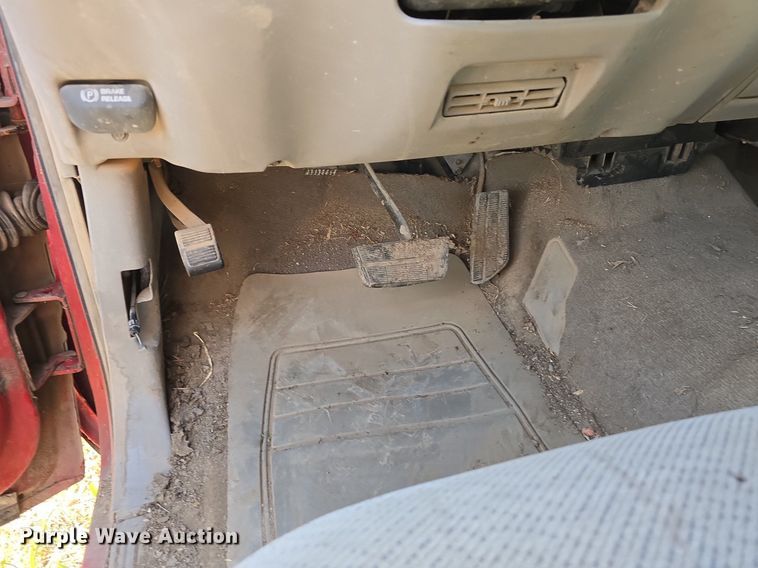 image for item DS4814 1998 GMC Sierra 1500 Ext. Cab pickup truck