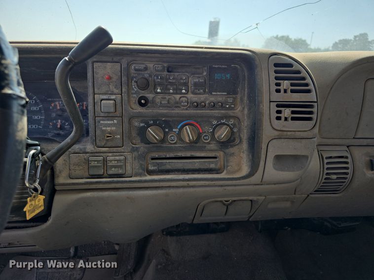 image for item DS4814 1998 GMC Sierra 1500 Ext. Cab pickup truck