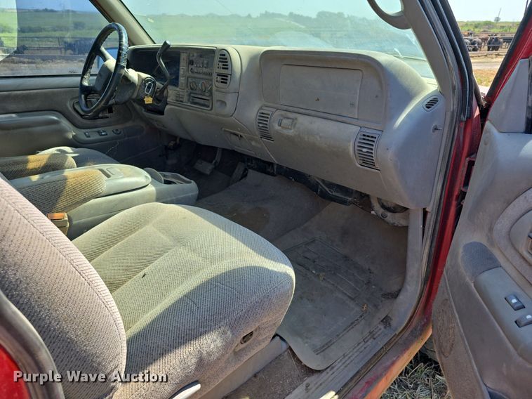 image for item DS4814 1998 GMC Sierra 1500 Ext. Cab pickup truck