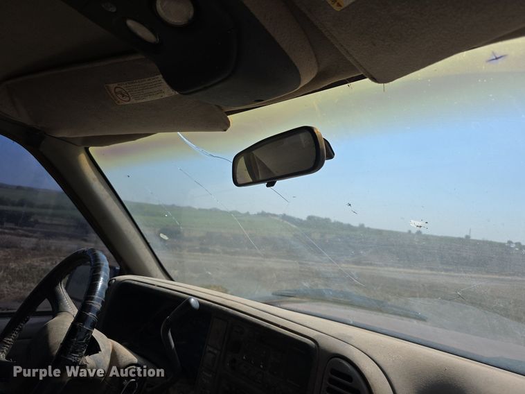 image for item DS4814 1998 GMC Sierra 1500 Ext. Cab pickup truck