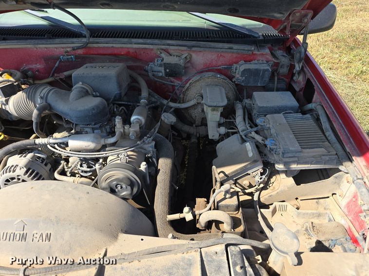 image for item DS4814 1998 GMC Sierra 1500 Ext. Cab pickup truck