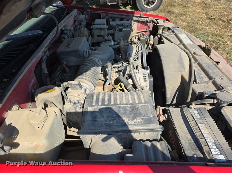 image for item DS4814 1998 GMC Sierra 1500 Ext. Cab pickup truck