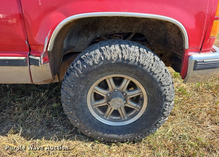 image for item DS4814 1998 GMC Sierra 1500 Ext. Cab pickup truck