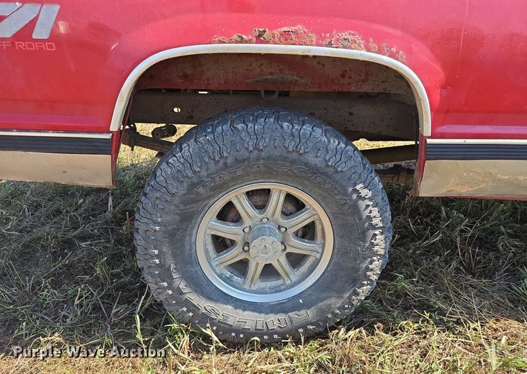 image for item DS4814 1998 GMC Sierra 1500 Ext. Cab pickup truck