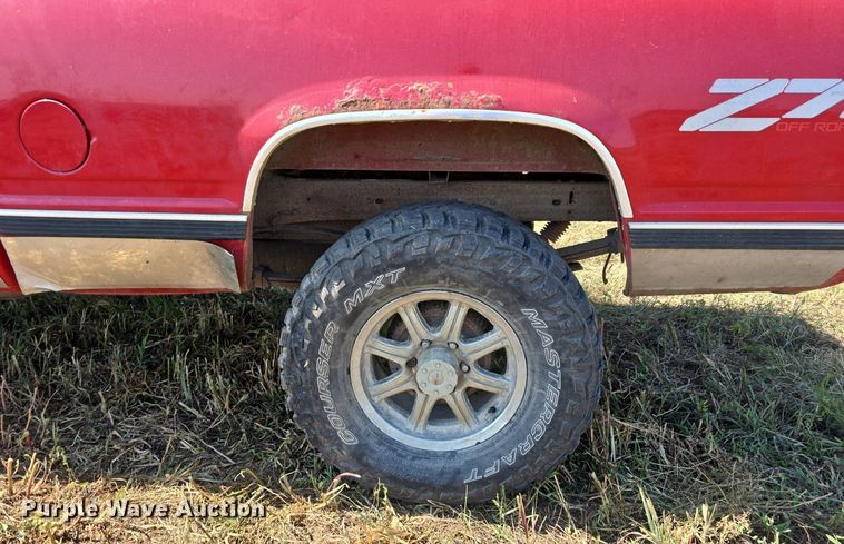 image for item DS4814 1998 GMC Sierra 1500 Ext. Cab pickup truck