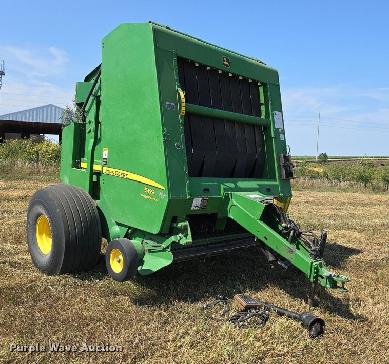 image for item DS4817 2017 John Deere 569 Mega Wide round baler