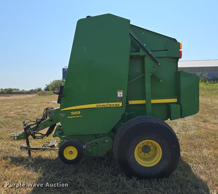 image for item DS4817 2017 John Deere 569 Mega Wide round baler