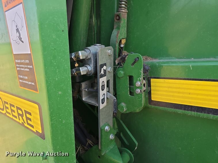 image for item DS4817 2017 John Deere 569 Mega Wide round baler