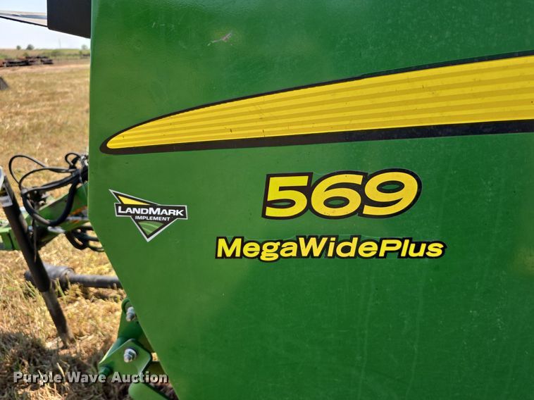 image for item DS4817 2017 John Deere 569 Mega Wide round baler
