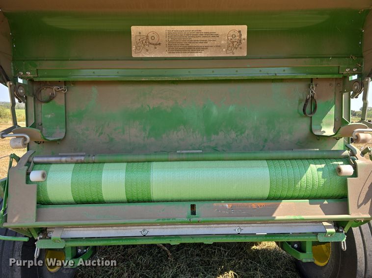 image for item DS4817 2017 John Deere 569 Mega Wide round baler