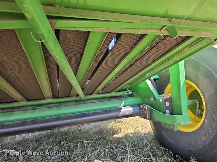 image for item DS4817 2017 John Deere 569 Mega Wide round baler