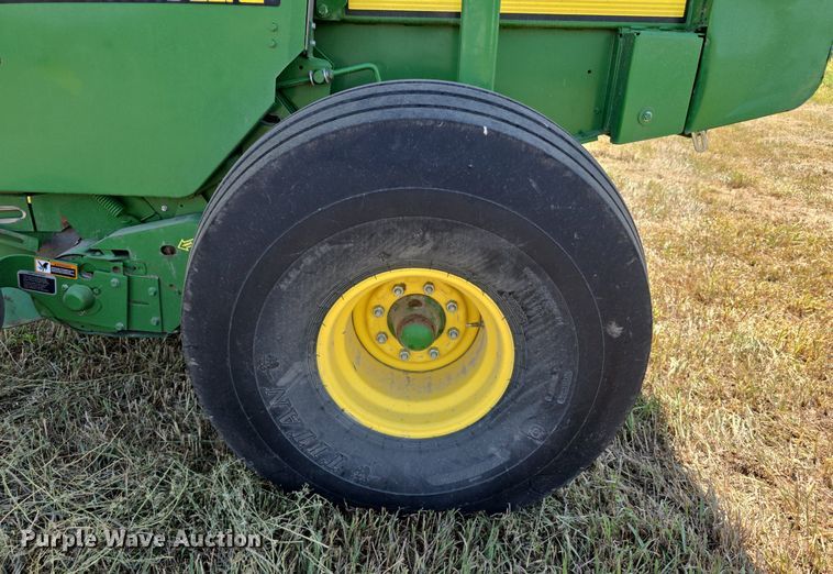image for item DS4817 2017 John Deere 569 Mega Wide round baler