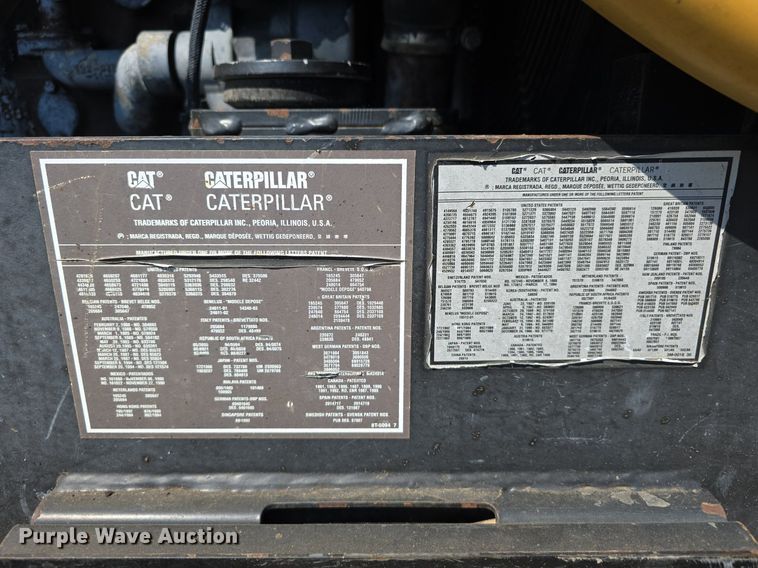 image for item DS4819 1999 Caterpillar Challenger 65E tractor