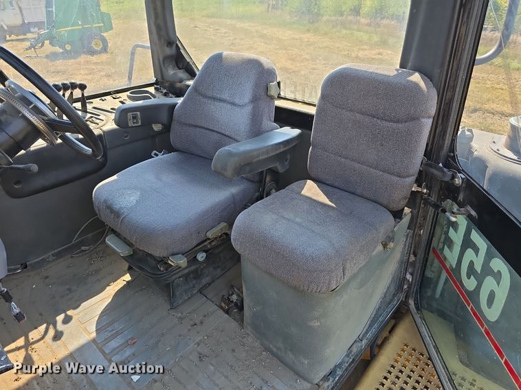 image for item DS4819 1999 Caterpillar Challenger 65E tractor