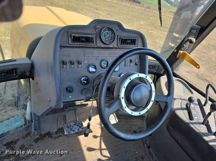 image for item DS4819 1999 Caterpillar Challenger 65E tractor