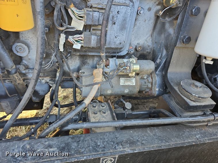 image for item DS4819 1999 Caterpillar Challenger 65E tractor