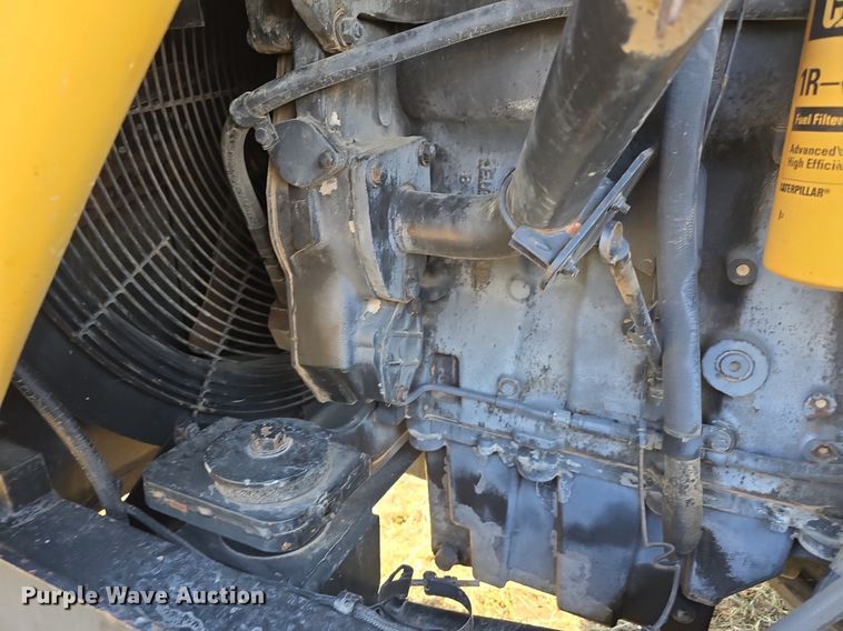 image for item DS4819 1999 Caterpillar Challenger 65E tractor