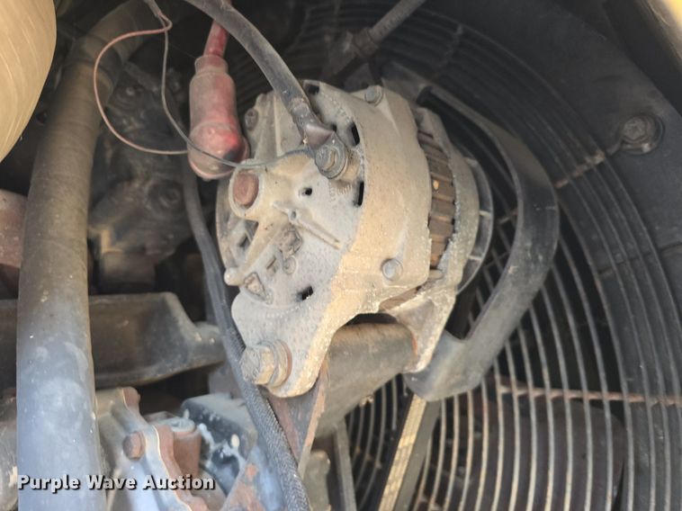 image for item DS4819 1999 Caterpillar Challenger 65E tractor