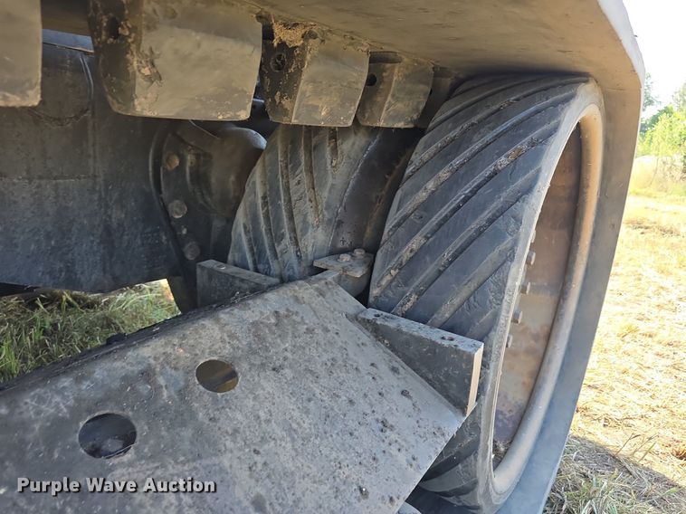 image for item DS4819 1999 Caterpillar Challenger 65E tractor