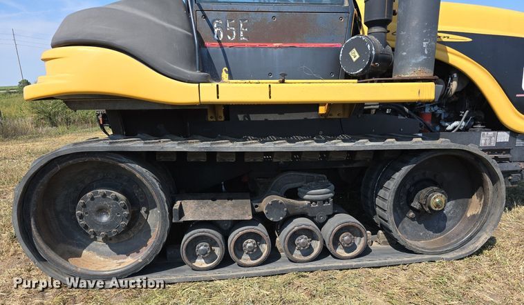 image for item DS4819 1999 Caterpillar Challenger 65E tractor