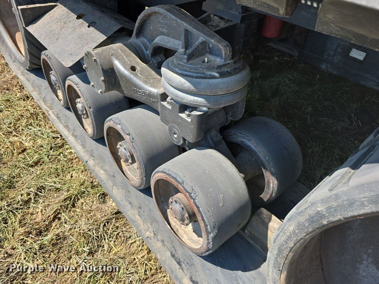 image for item DS4819 1999 Caterpillar Challenger 65E tractor