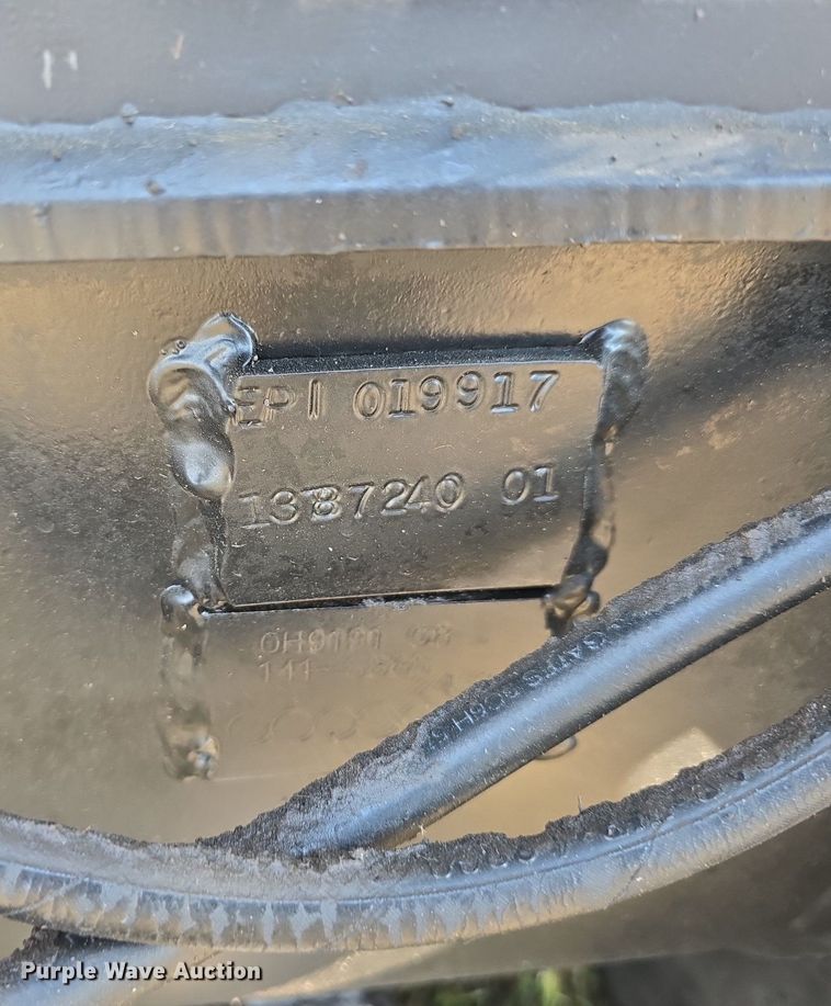 image for item DS4819 1999 Caterpillar Challenger 65E tractor