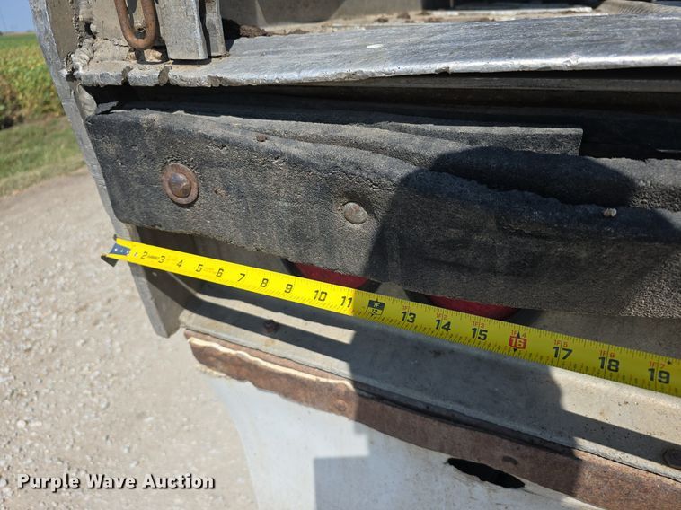 image for item DS4821 1983 Barrett Trailers livestock trailer