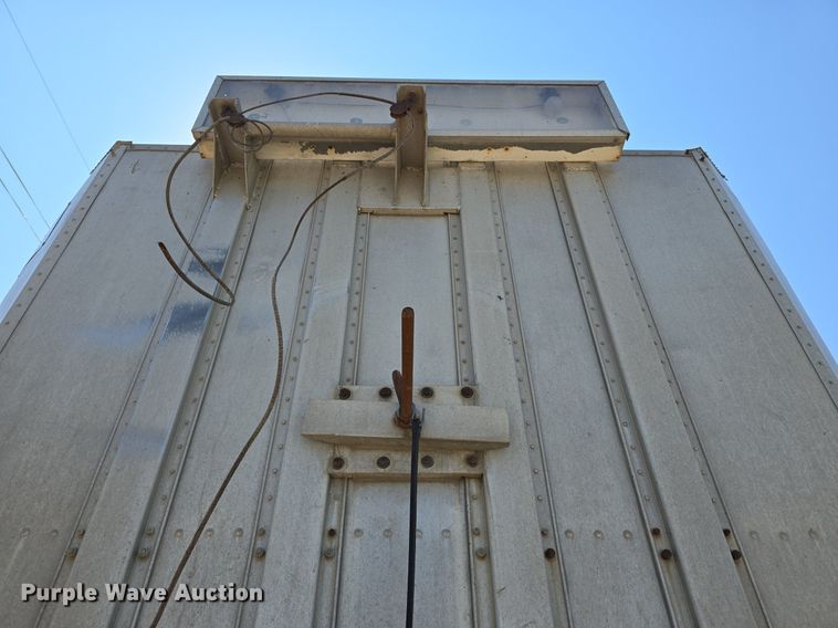 image for item DS4821 1983 Barrett Trailers livestock trailer