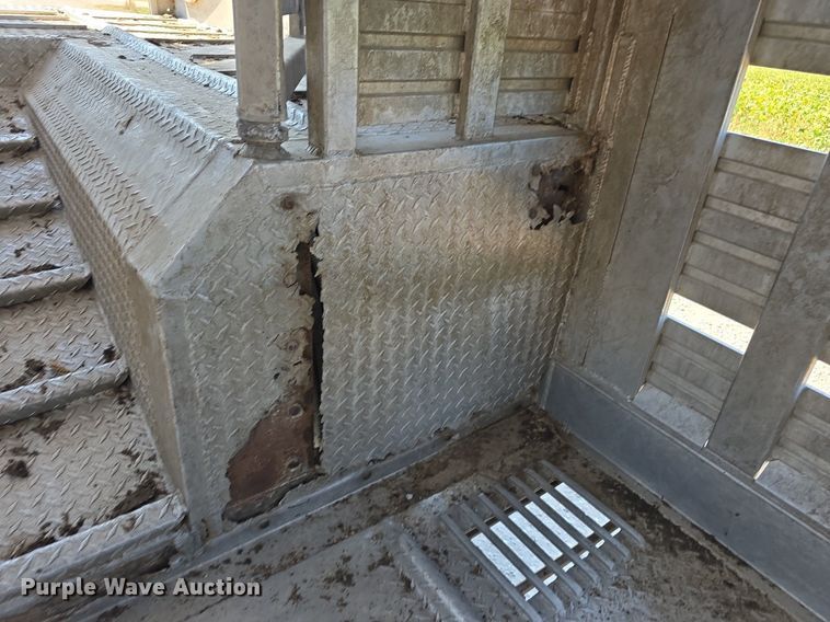 image for item DS4821 1983 Barrett Trailers livestock trailer