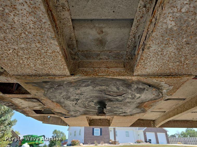 image for item DS4821 1983 Barrett Trailers livestock trailer