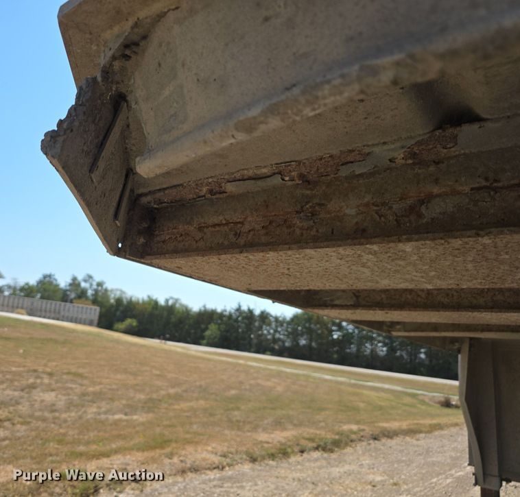image for item DS4821 1983 Barrett Trailers livestock trailer