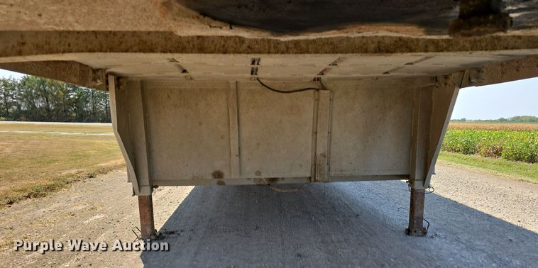 image for item DS4821 1983 Barrett Trailers livestock trailer