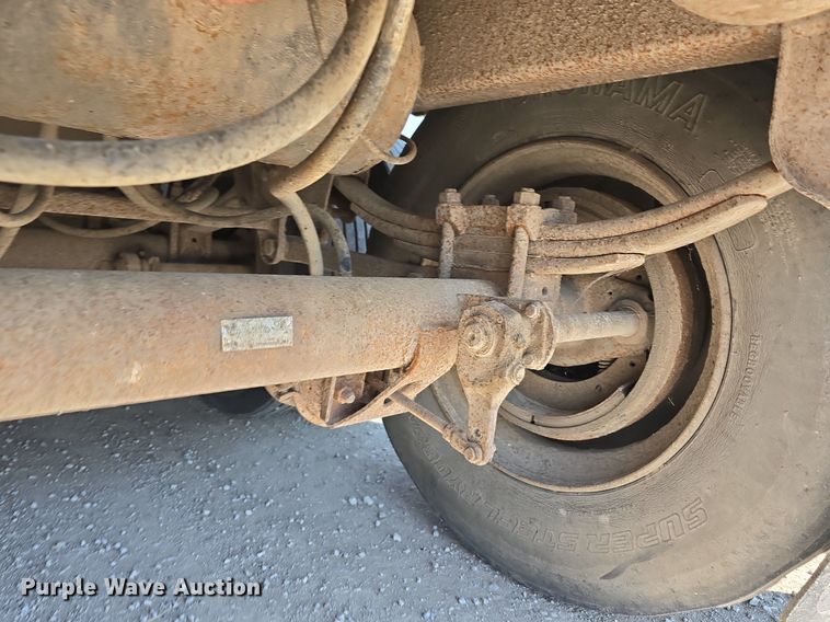 image for item DS4821 1983 Barrett Trailers livestock trailer