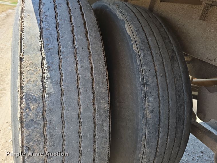 image for item DS4821 1983 Barrett Trailers livestock trailer