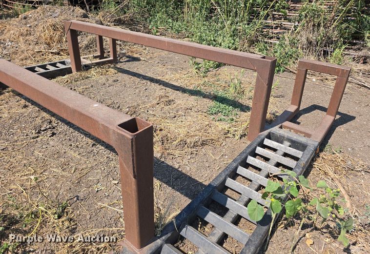 image for item DS4822 Sprayer hauling rack