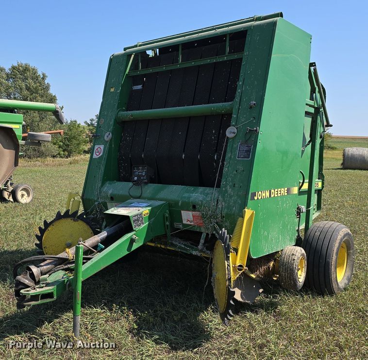 image for item DS4825 1990 John Deere 535 round baler